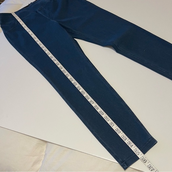 Halara Flex highwaisted denim jeggings, stretchy pull on, size M - Picture 9 of 13